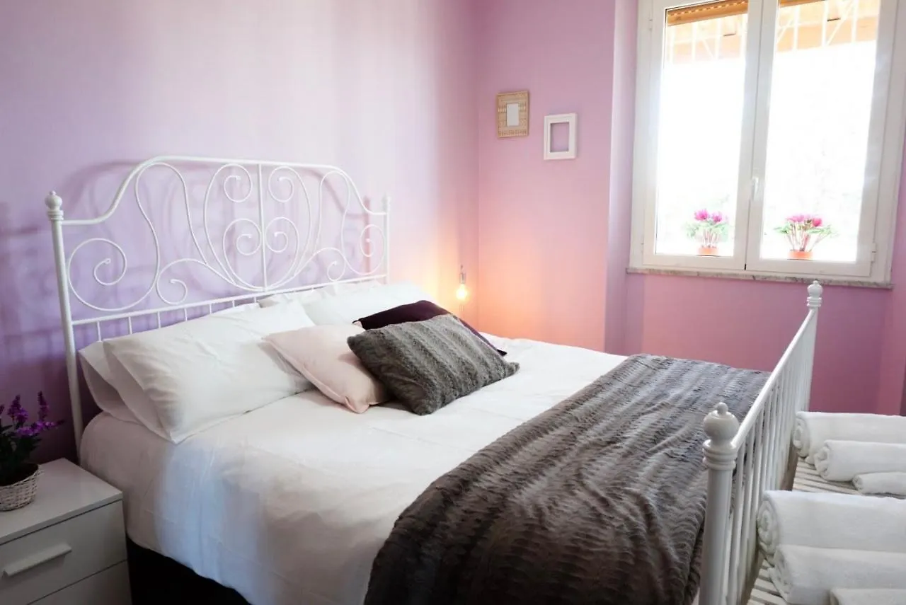Villa Aurelia - Seafront Apartment With Terrace Quartu SantʼElena 0*,  Włochy