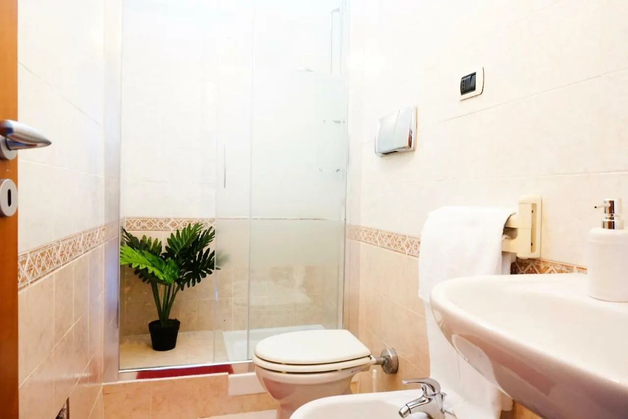 Villa Aurelia - Seafront Apartment With Terrace Quartu SantʼElena