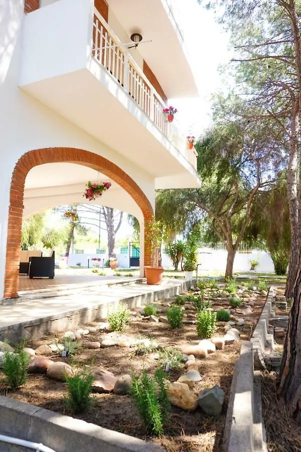 Villa Aurelia - Seafront Apartment With Terrace Quartu SantʼElena