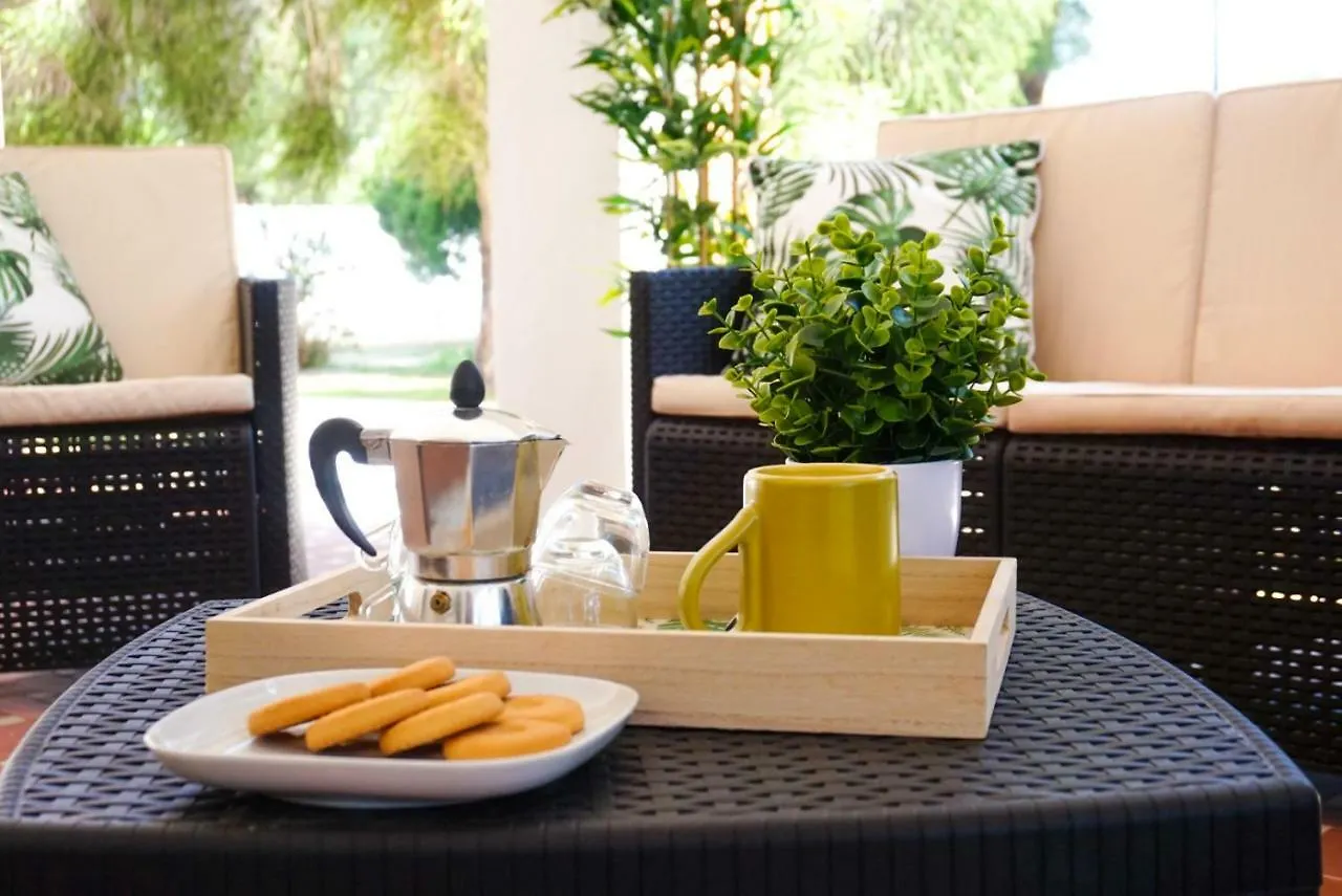 Villa Aurelia - Seafront Apartment With Terrace Quartu SantʼElena